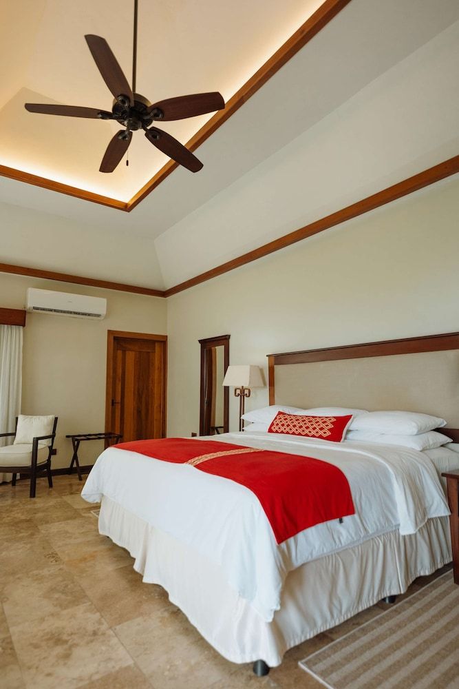 Bolontiku Boutique Hotel, Member of the Cayuga Collection Lake View Jr Suite King 2