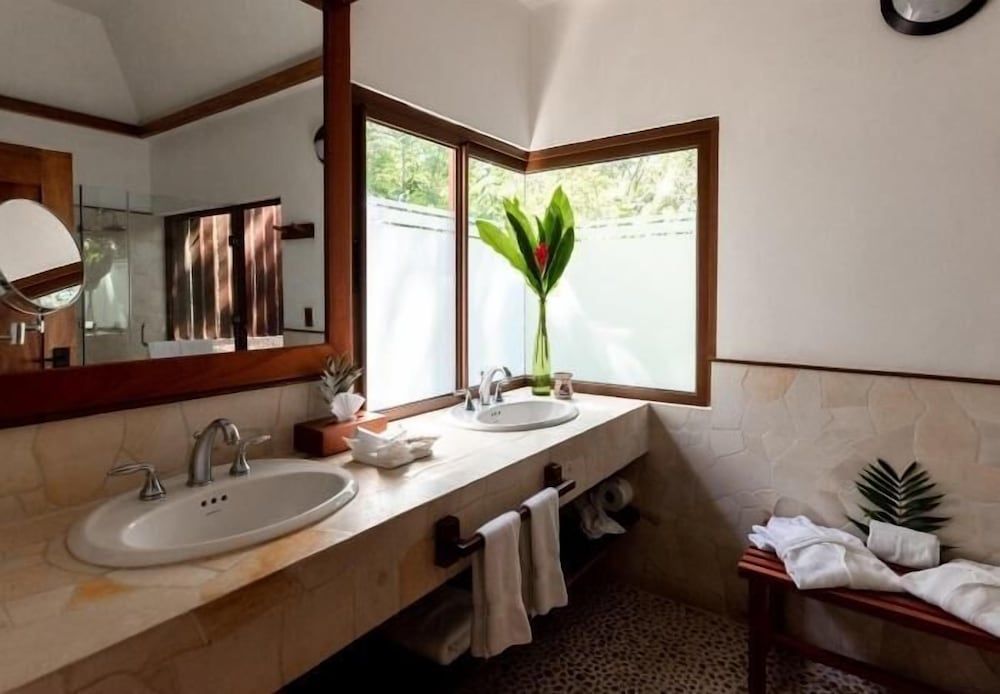 Bolontiku Boutique Hotel, Member of the Cayuga Collection Lake Breeze Suite 7