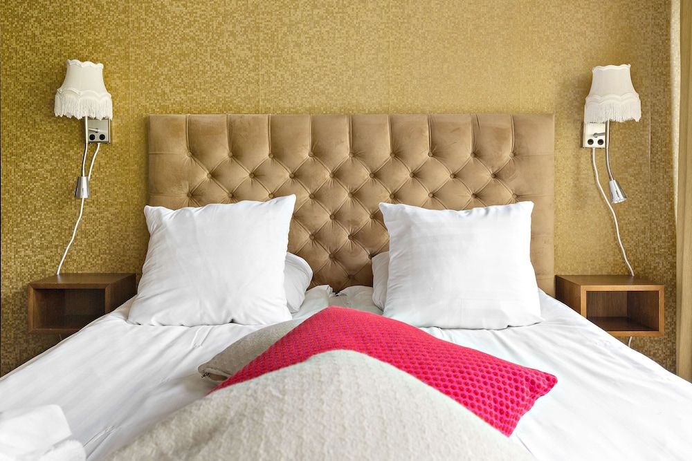 Suite, 1 King Bed, Non Smoking, Balcony (with Sofabed)