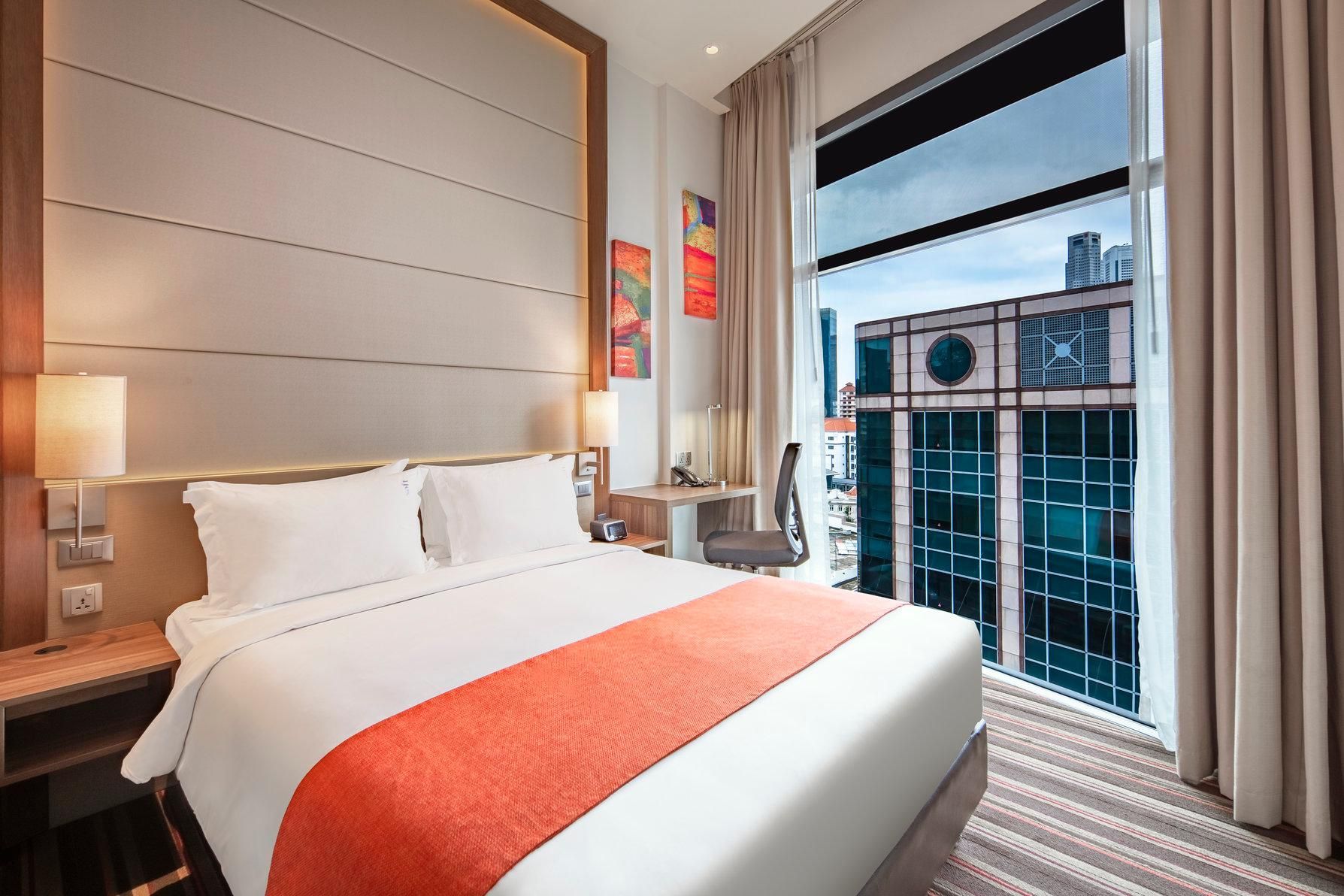 1 Queen Standard Top Floor With Free Breakfast