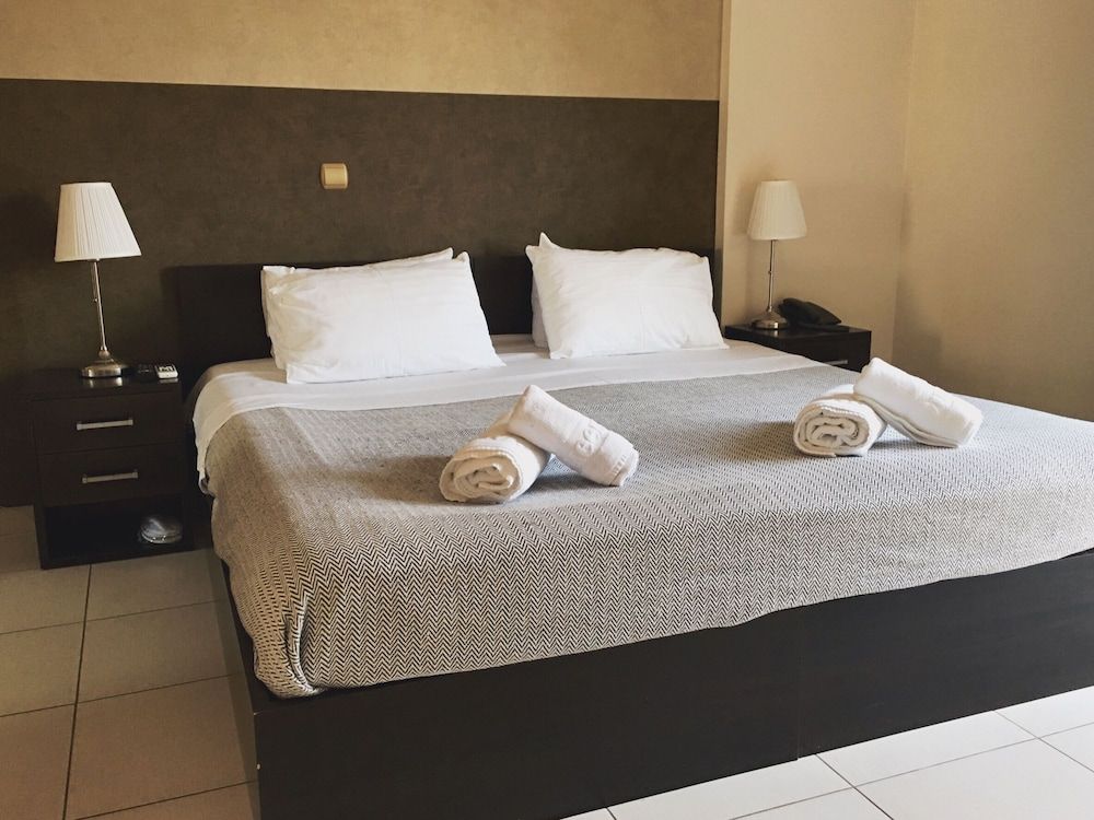 undefined Mc Queen Rooms & Apartments 8