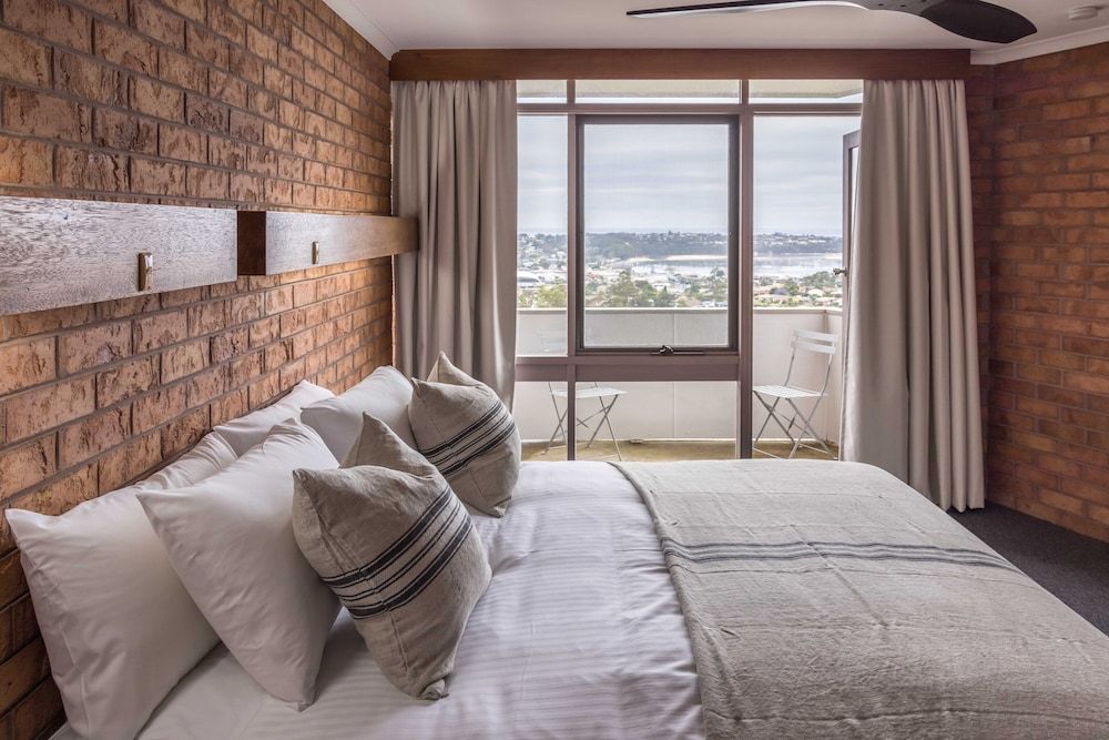 Hillcrest Merimbula Lookout Deluxe 3