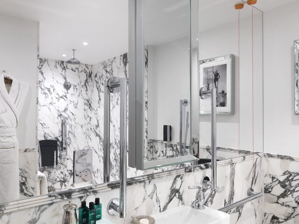 undefined The Wellesley Knightsbridge, A Luxury Collection Hotel 6