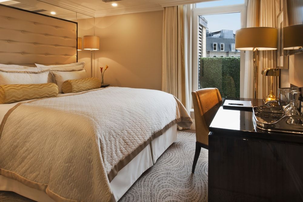undefined The Wellesley Knightsbridge, A Luxury Collection Hotel 10