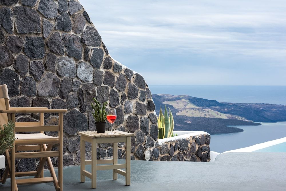 Adamant Suites Moonstone Suite with Private Pool 5