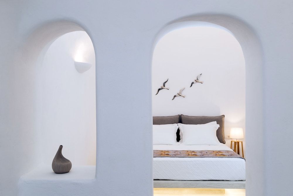 Adamant Suites Topaz Suite