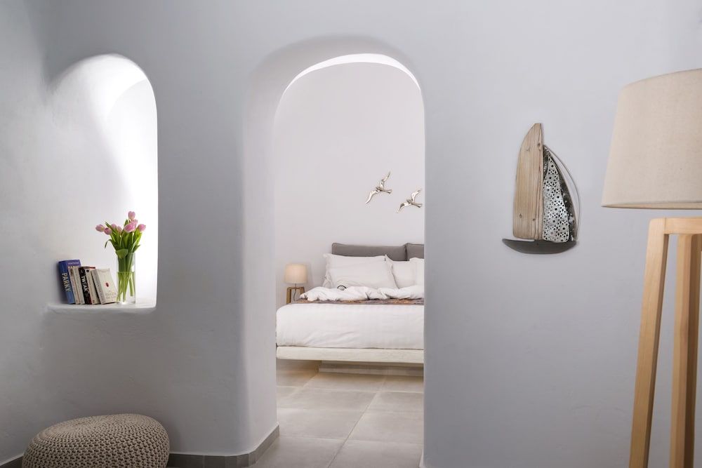 Adamant Suites Topaz Suite 13