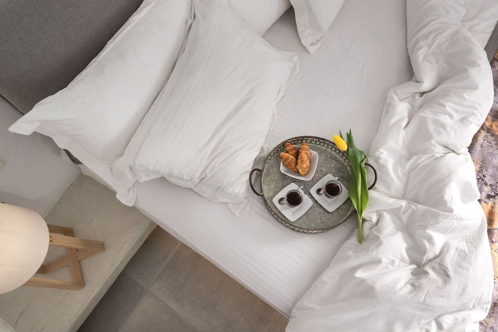 Adamant Suites Topaz Suite 6