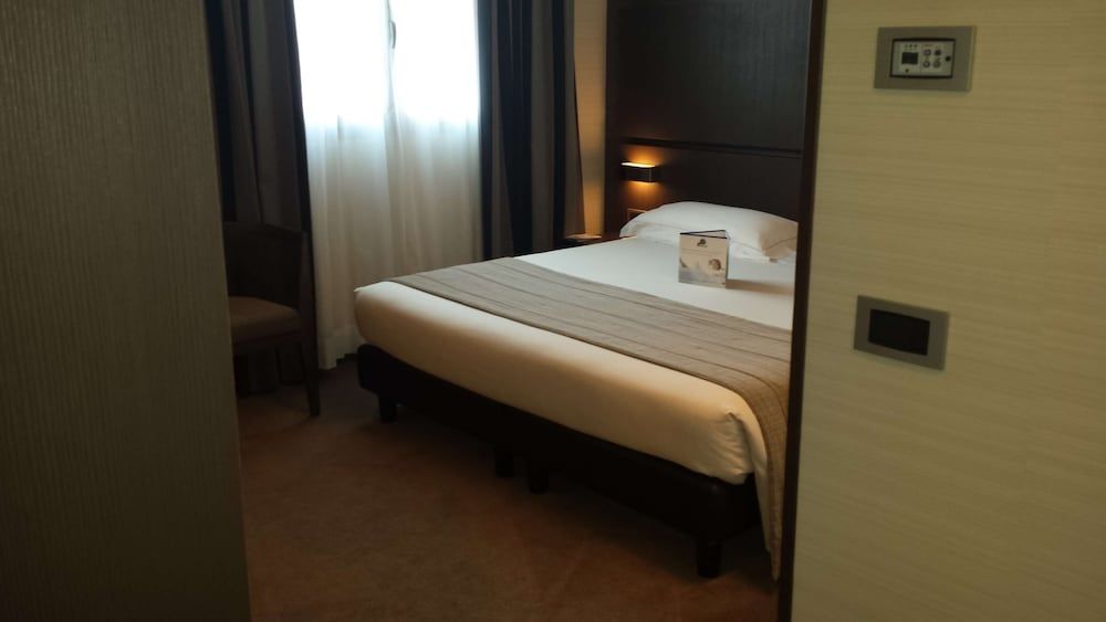 Comfort Room, 1 Queen Bed