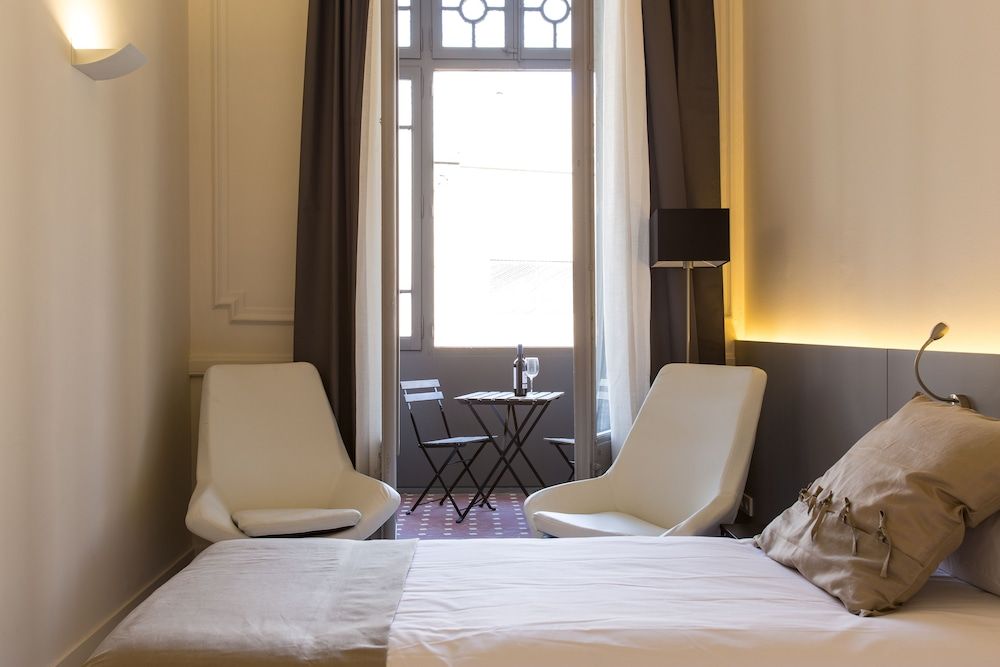 undefined Izaila Plaza Catalunya 10