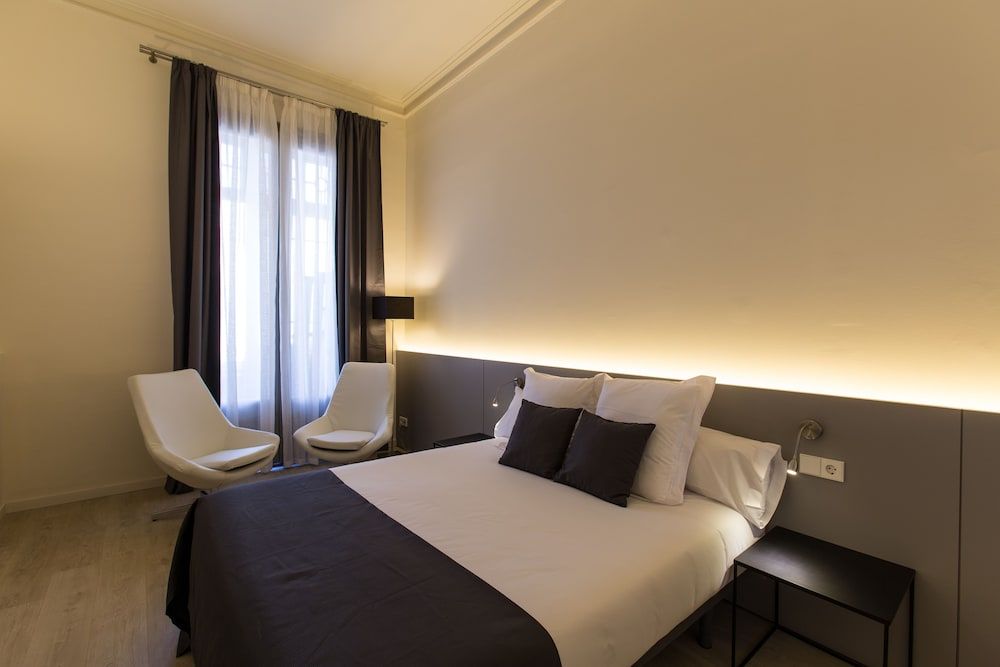 undefined Izaila Plaza Catalunya