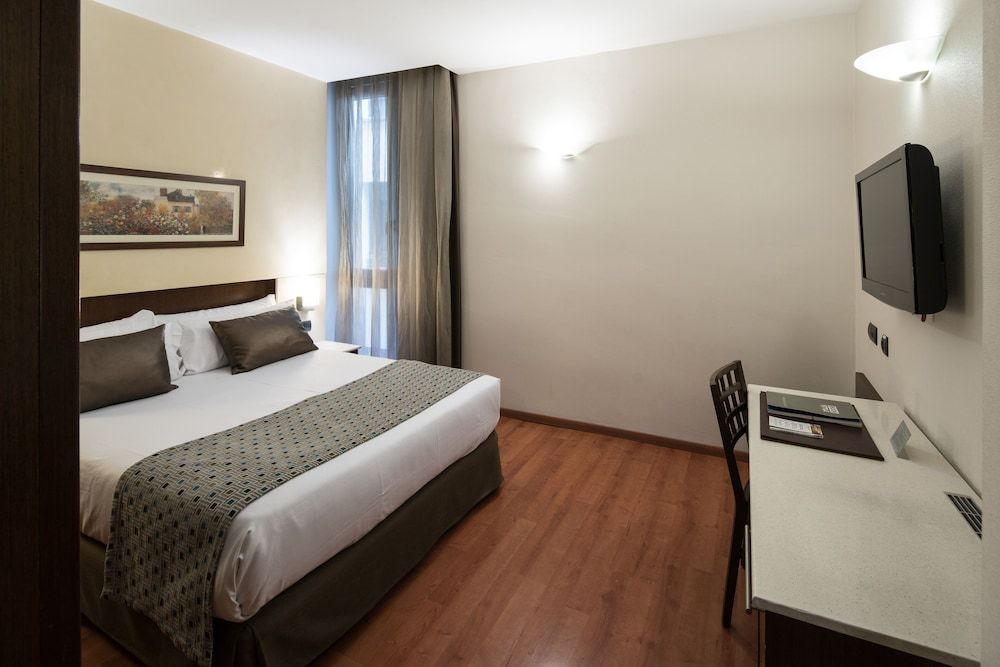 Catalonia Born Double Room 4