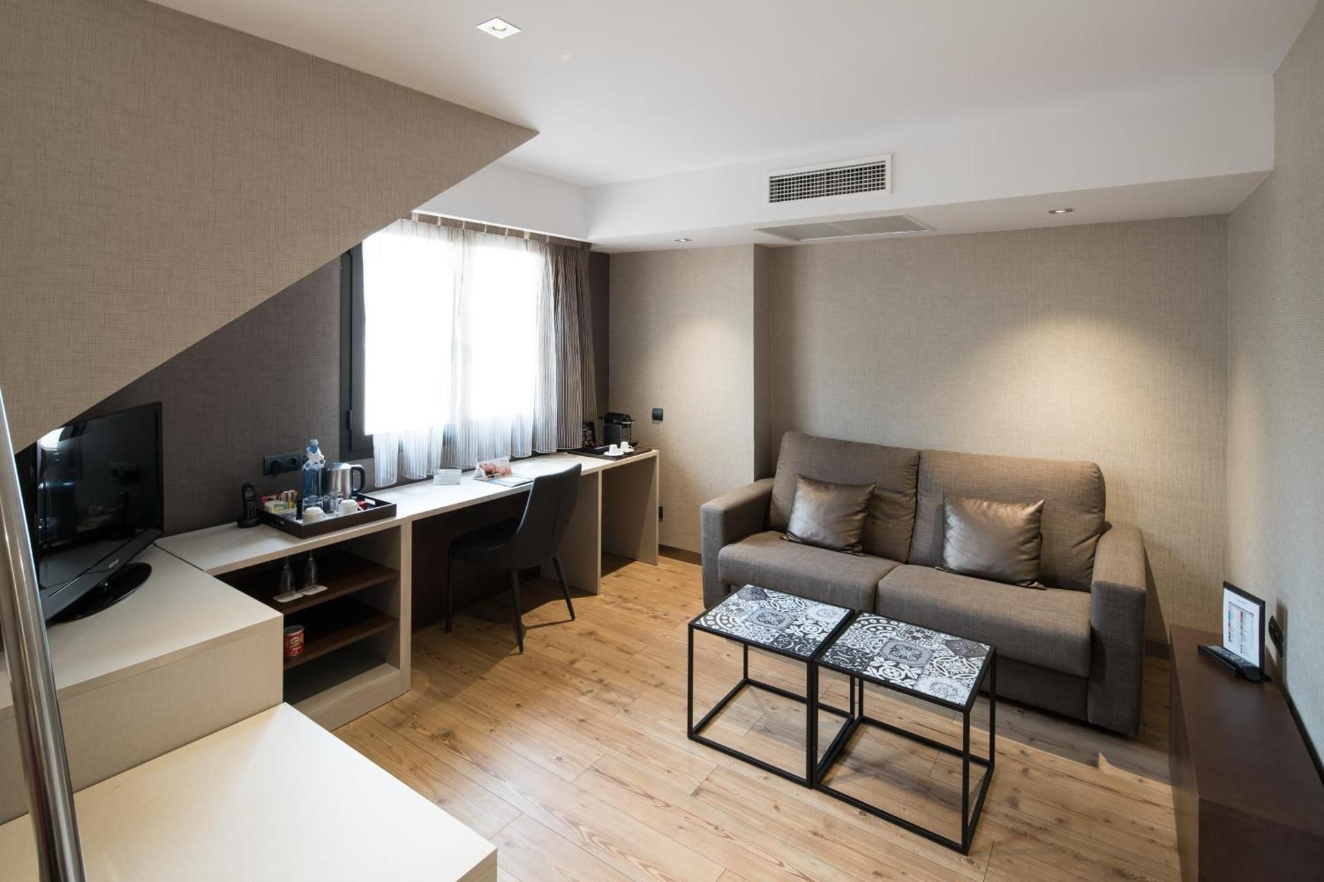 undefined Catalonia Born 6