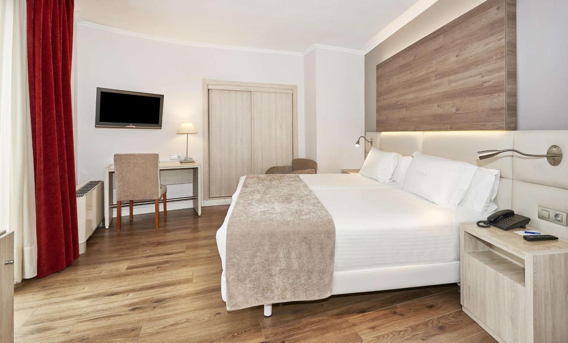 NH Cordoba Califa Standard Room 2