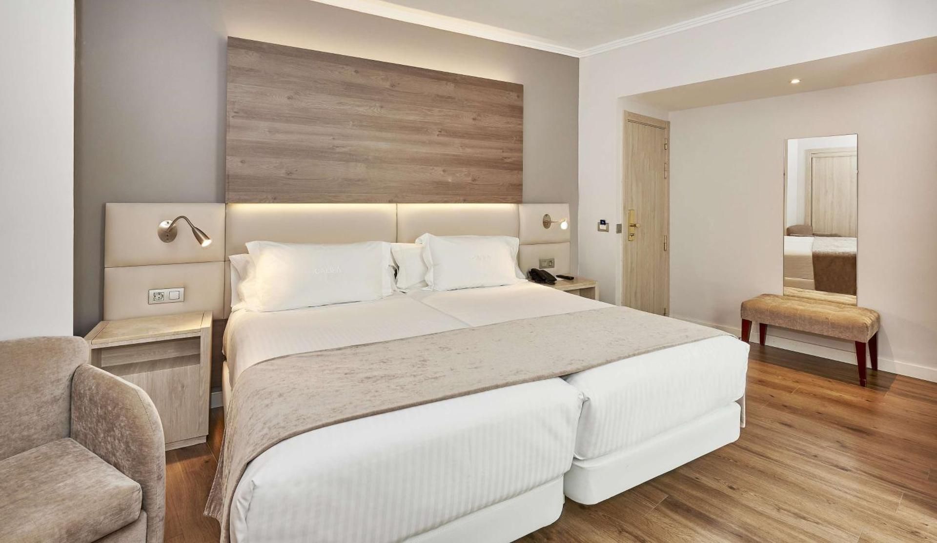 NH Cordoba Califa Standard Room