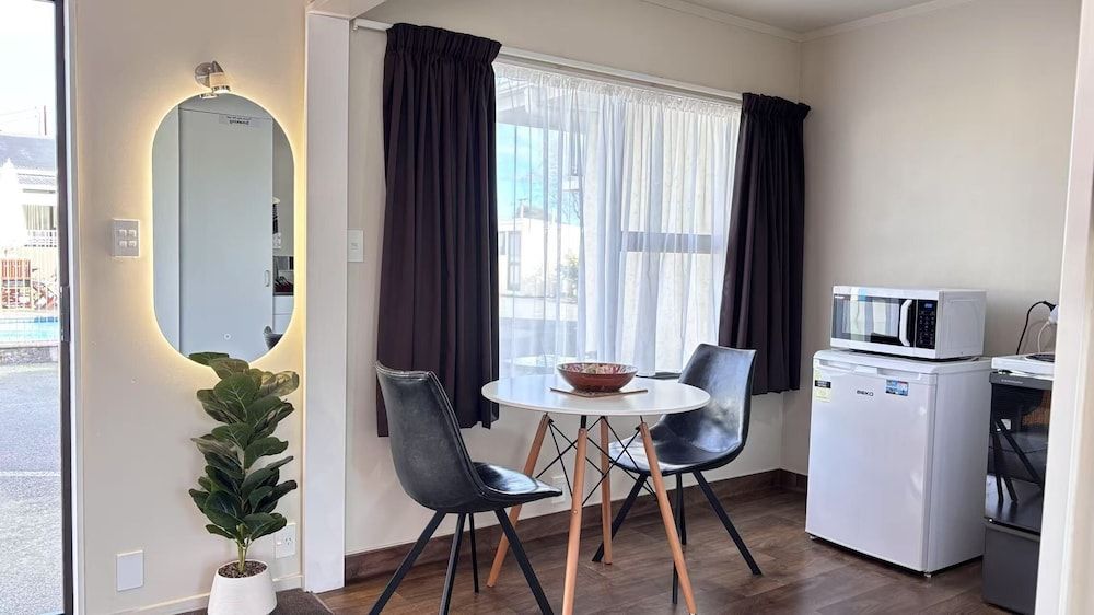 Arcadia Motel Studio (Super King) 13