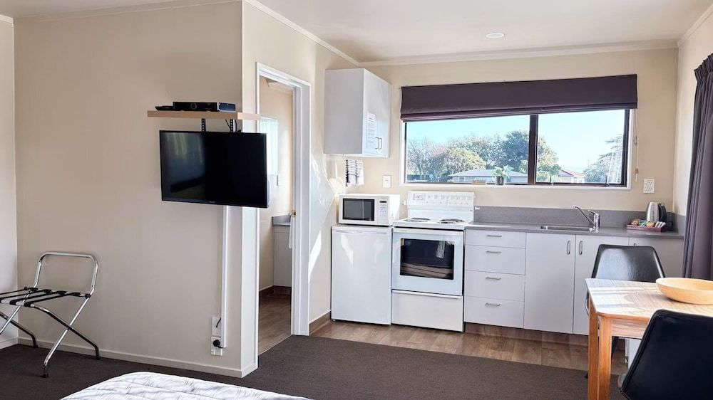 Arcadia Motel Studio (Super King) 14