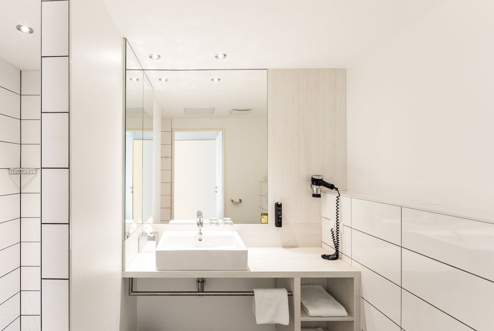 Hotel Zeitgeist Vienna Hauptbahnhof Classic Double Room 5