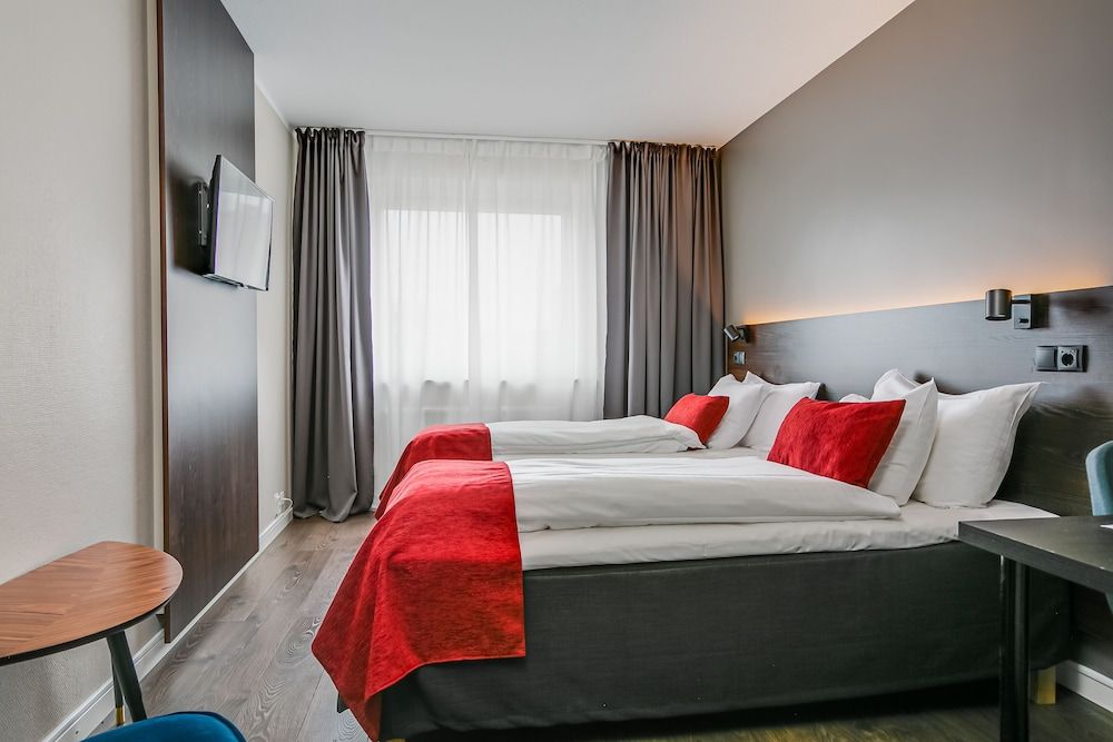 Best Western Hotel Savoy Standard Room, 2 Twin Beds, Non Smoking (Shower Only)