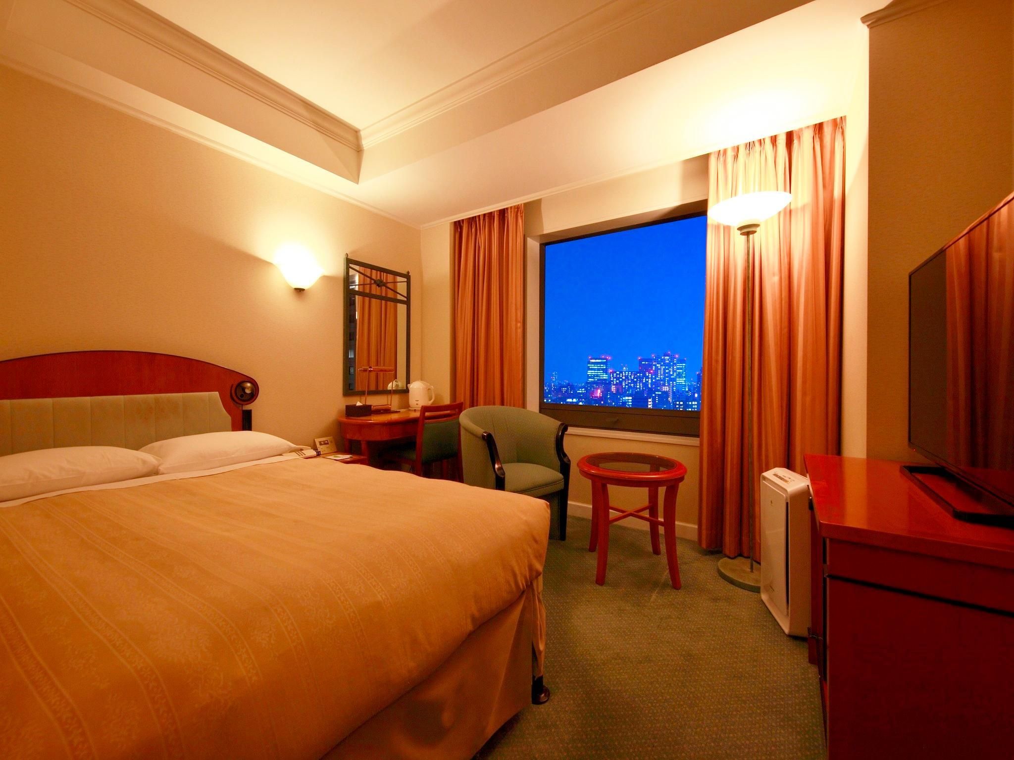 Wide Single Room - Non-Smoking