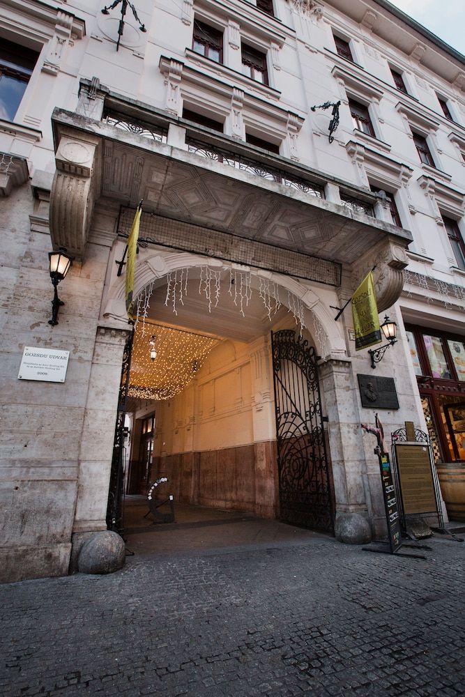 undefined Gozsdu Court Budapest 6