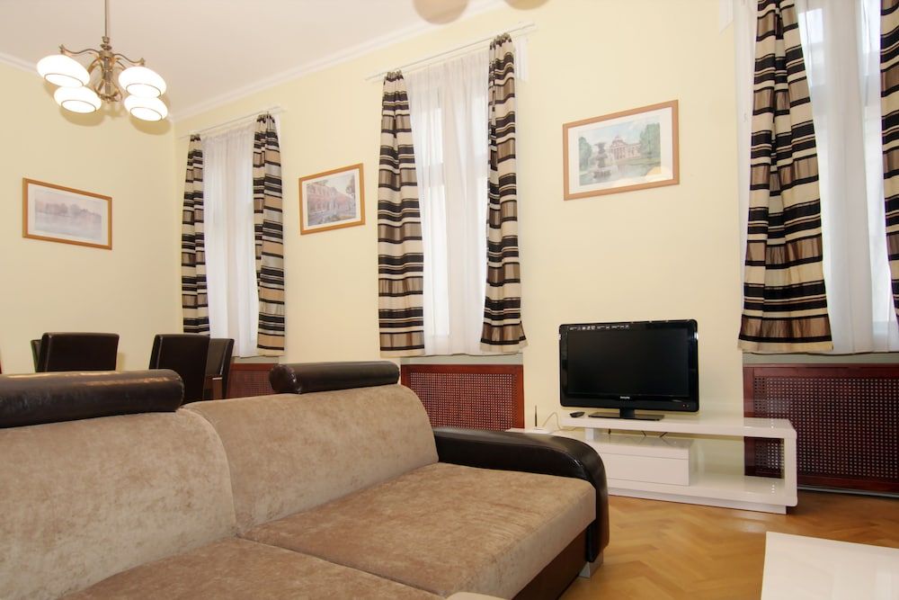 undefined Gozsdu Court Budapest 4