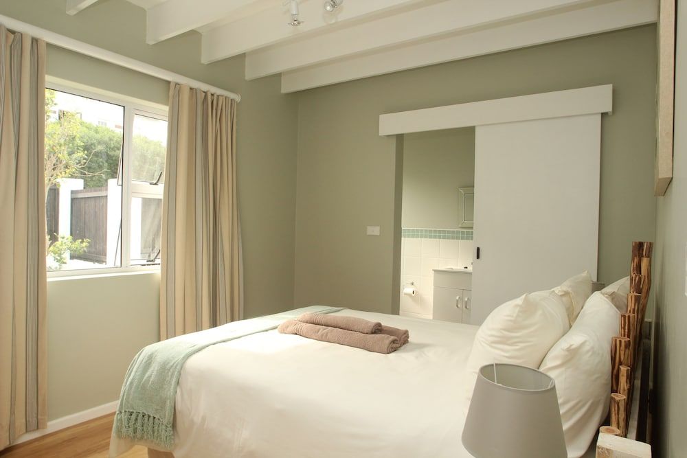 Cape St Francis Resort Village Break 4 b/room standard cottage 4