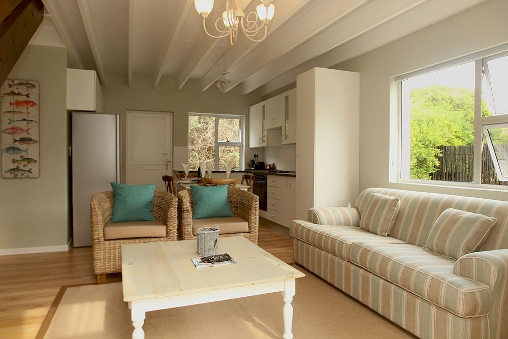 Cape St Francis Resort Village Break 4 b/room standard cottage 8