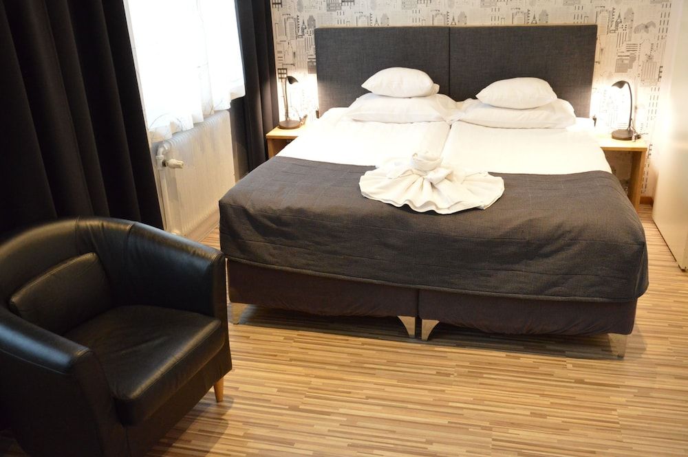 Superior Room, 1 King Bed, Non Smoking