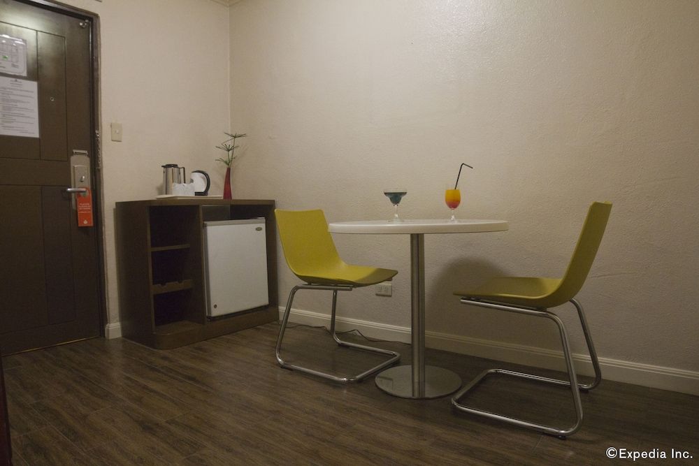 Rothman Hotel Executive King - Newly Renovated 5