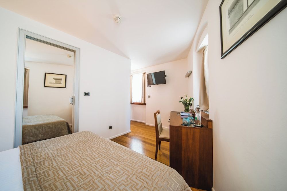 Hotel Vestibul Palace Standard Double Room (in Villa Dobric) 3