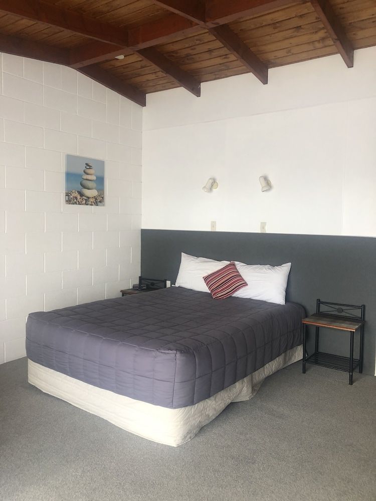 Thornton Lodge Motel Studio - Units 4,6,7,9 3