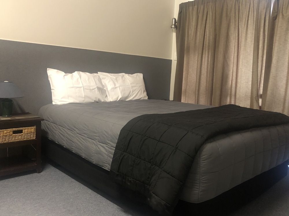 Thornton Lodge Motel Basic Studio 3