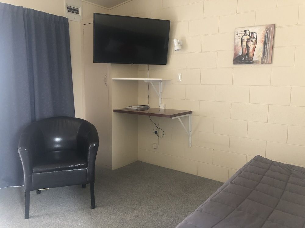 Thornton Lodge Motel Studio - Units 4,6,7,9 15