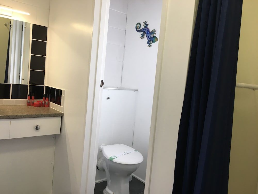 Thornton Lodge Motel Studio - Units 4,6,7,9 11