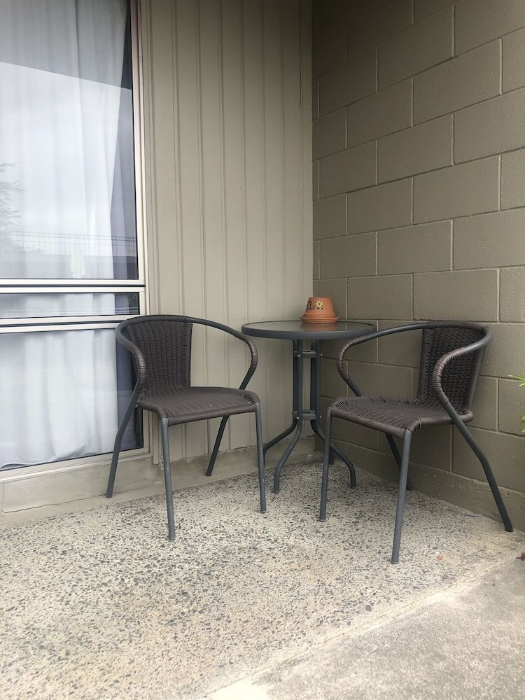 Thornton Lodge Motel Studio - Units 4,6,7,9 7