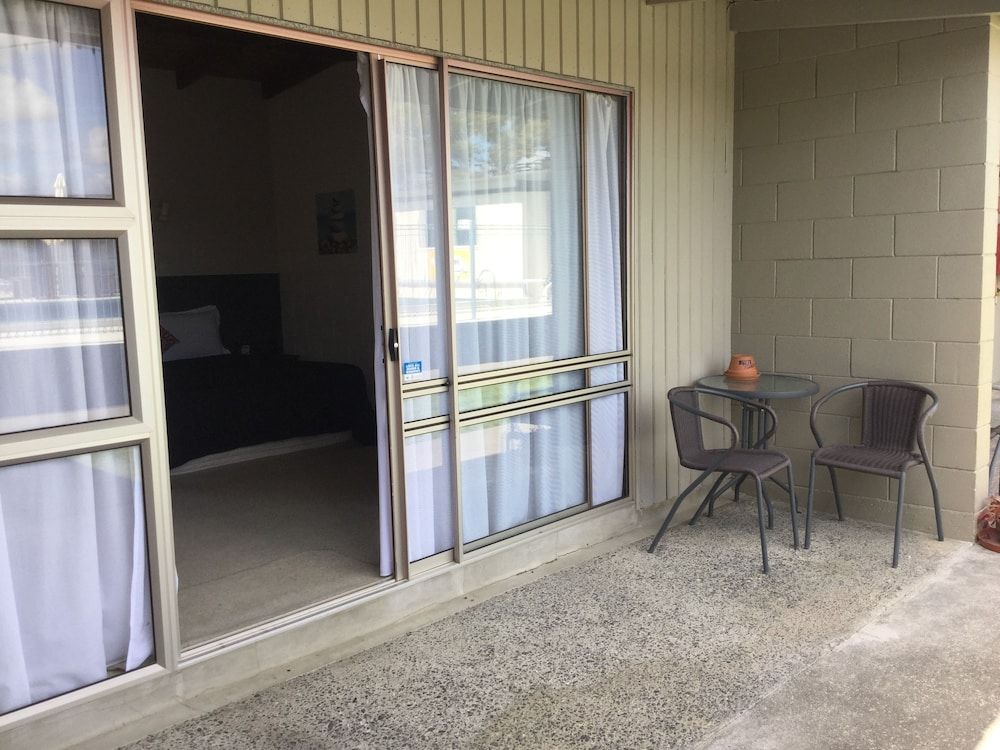 Thornton Lodge Motel Studio - Units 4,6,7,9 8