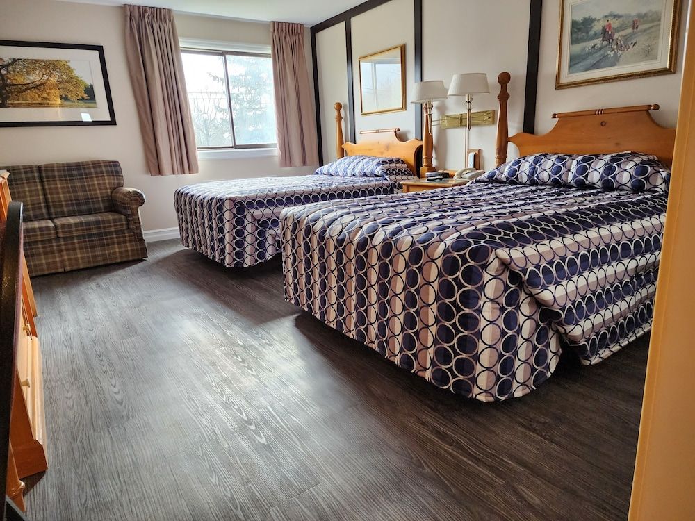 McIntosh Country Inn & Conference Centre in Canada Deluxe Double Room 3