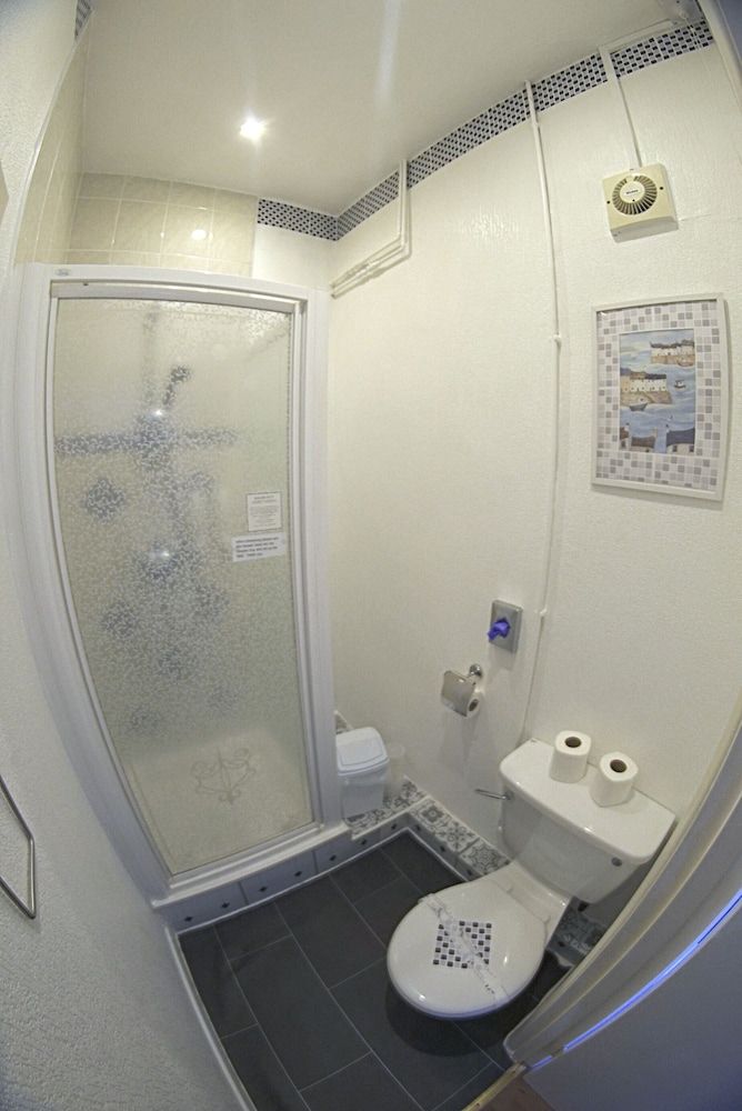 The Eastleigh Deluxe Double Room, Ensuite 13