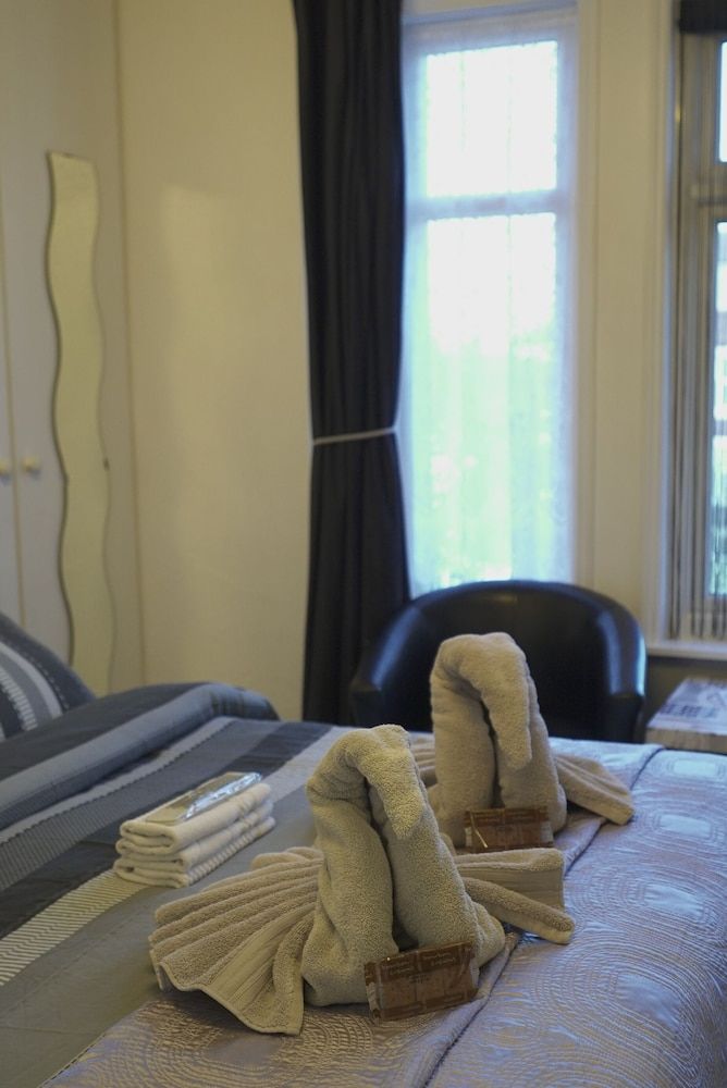 The Eastleigh Deluxe Double Room, Ensuite 19