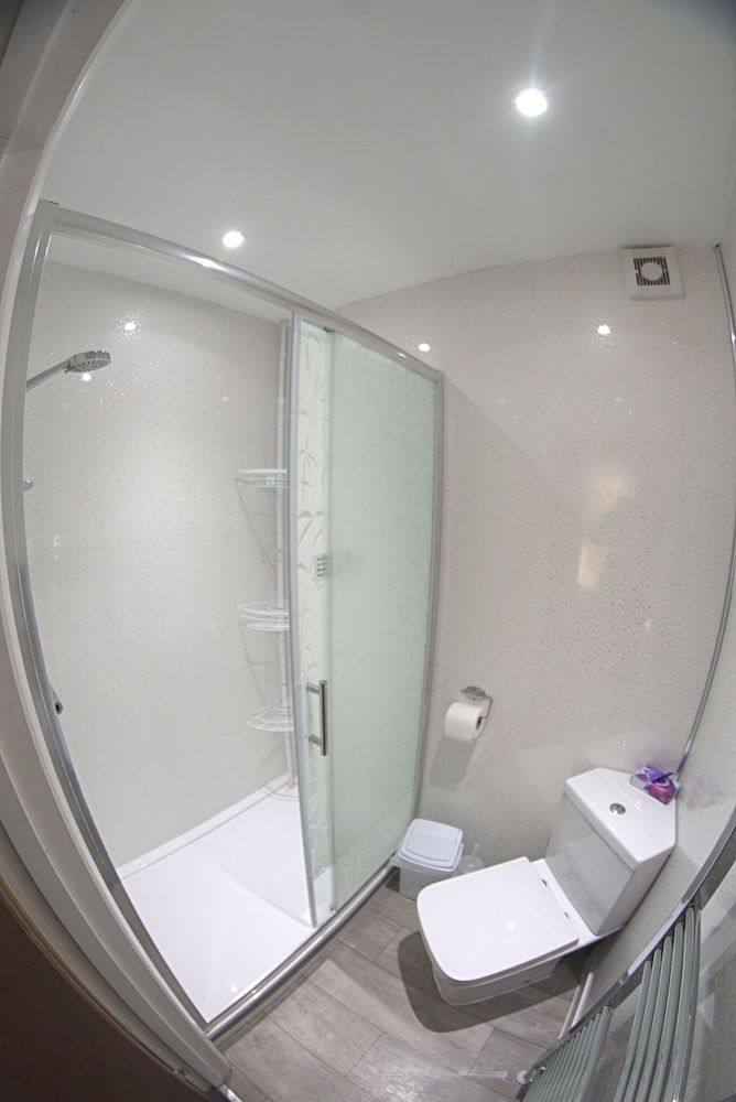 The Eastleigh Superior Double Room, Ensuite 14