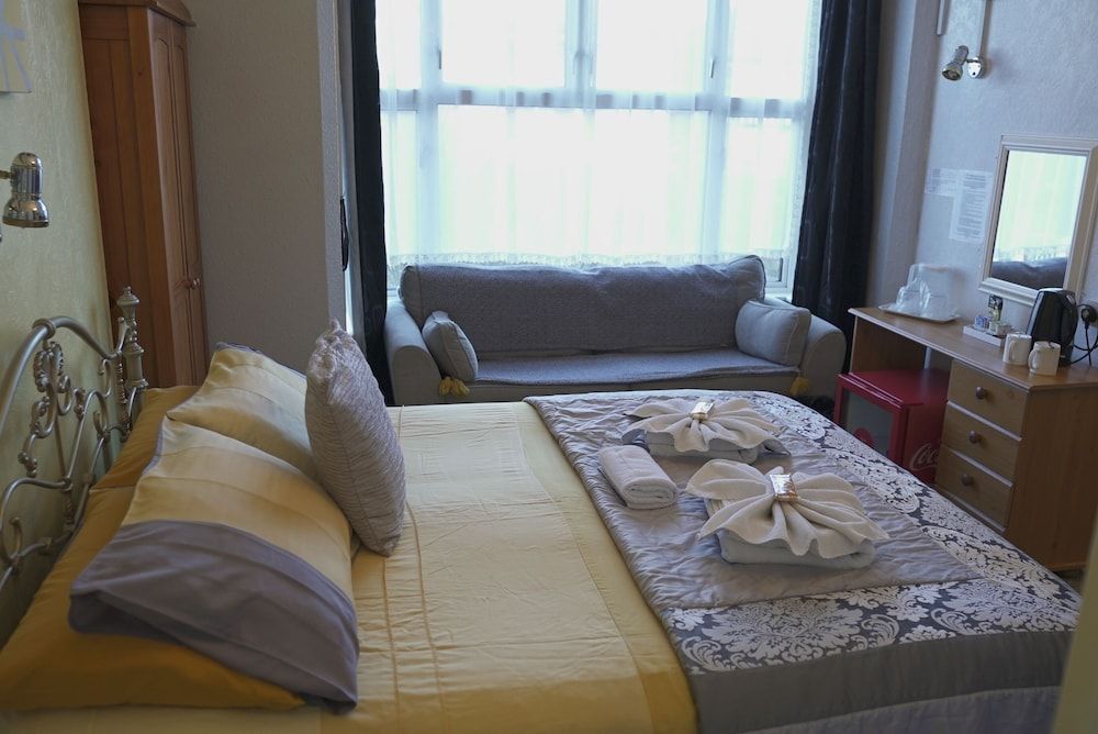 The Eastleigh Suite, Ensuite 4