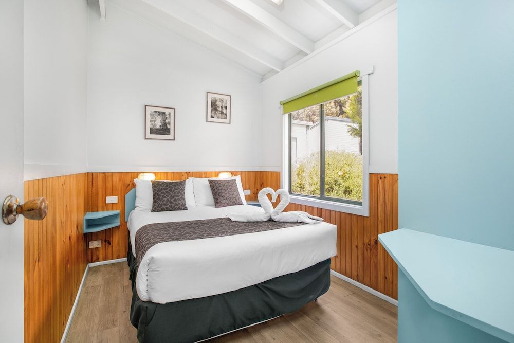 Deluxe Two Bedroom Park Cabin