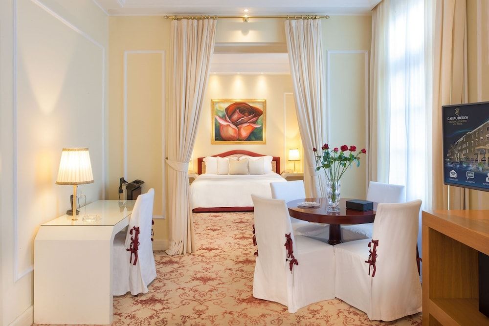 Suite, Garden View (Queen)