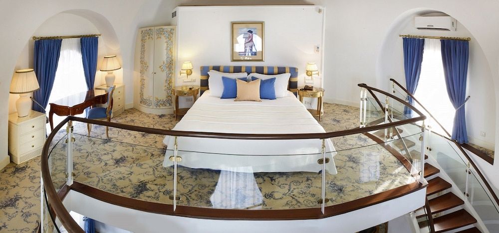 Honeymoon Suite (Dome)