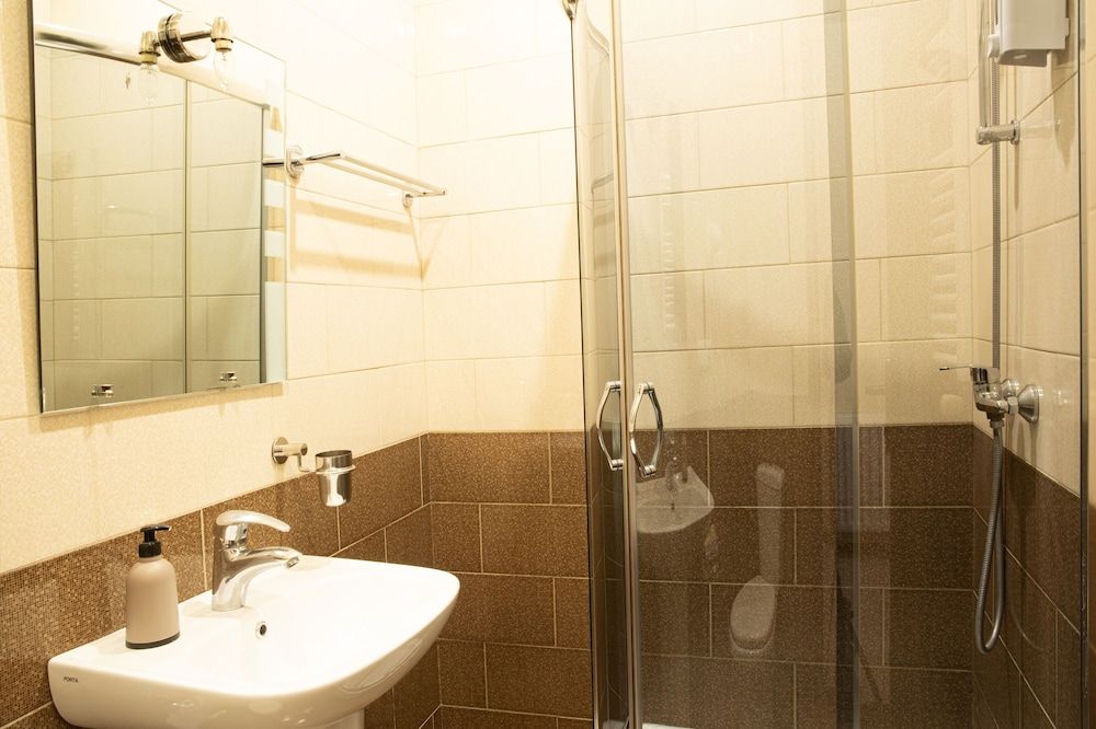 Hotel Diplomat Standard Double Room 10