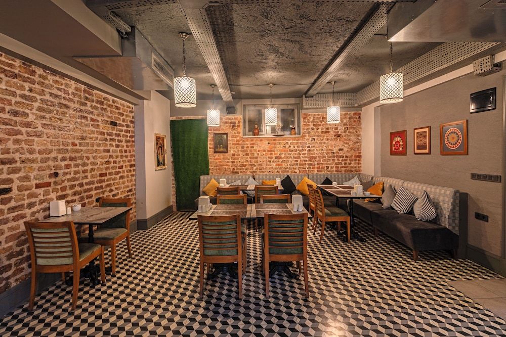 undefined Azade Premier 9