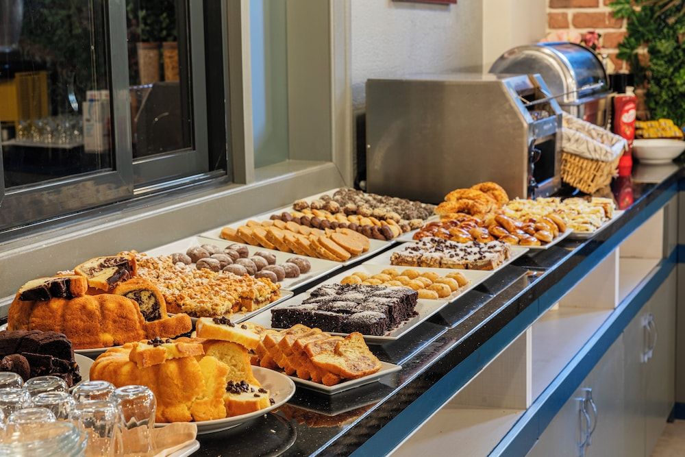 undefined Azade Premier 10