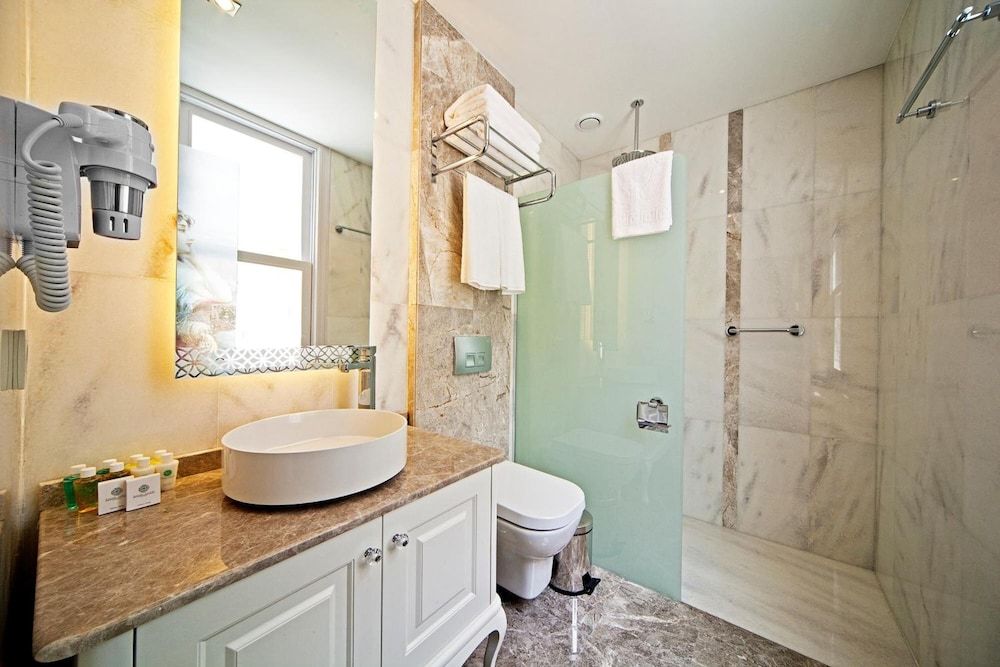 Azade Premier Economy Double Room 7