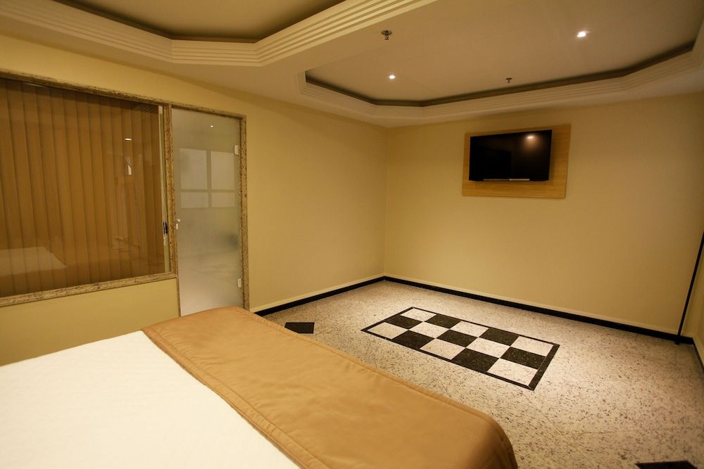 Suite, Bathtub